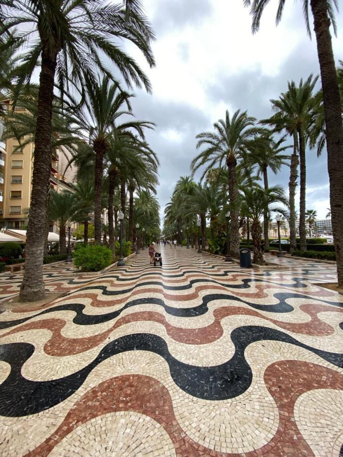 Calle San Carlos 132 Alicante Luaran gambar
